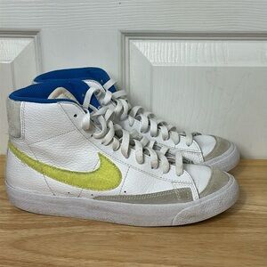 NIKE BLAZER Mid 77 trainer lace up neon yellow Velcro design size 7Y